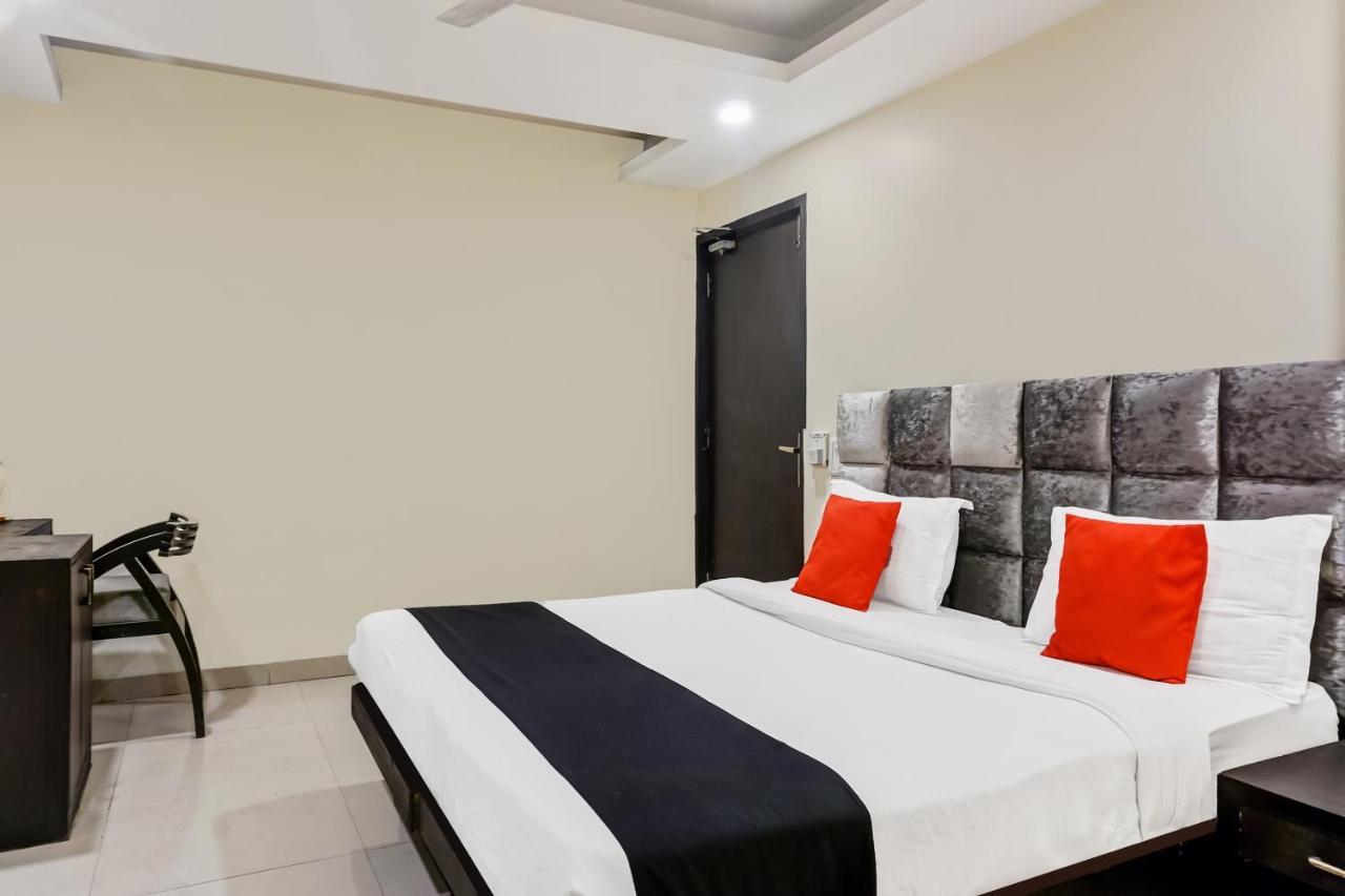 Capital O Hotel Jeyan Inn Near Gurudwara Shri Bangla Sahib Delhi  Exterior photo