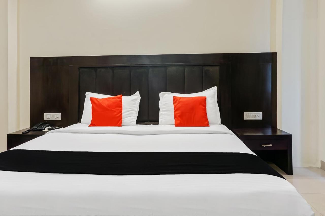 Capital O Hotel Jeyan Inn Near Gurudwara Shri Bangla Sahib Delhi  Exterior photo