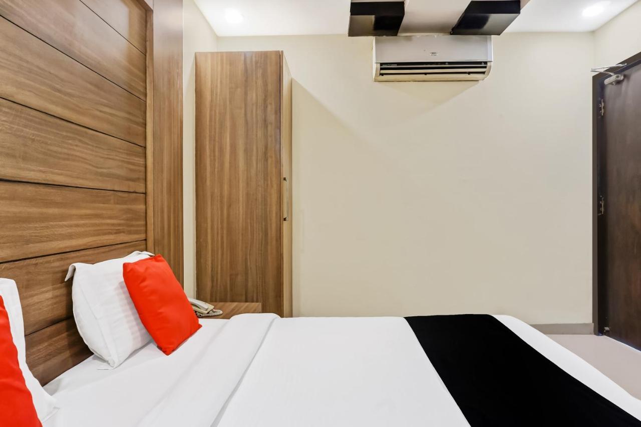 Capital O Hotel Jeyan Inn Near Gurudwara Shri Bangla Sahib Delhi  Exterior photo