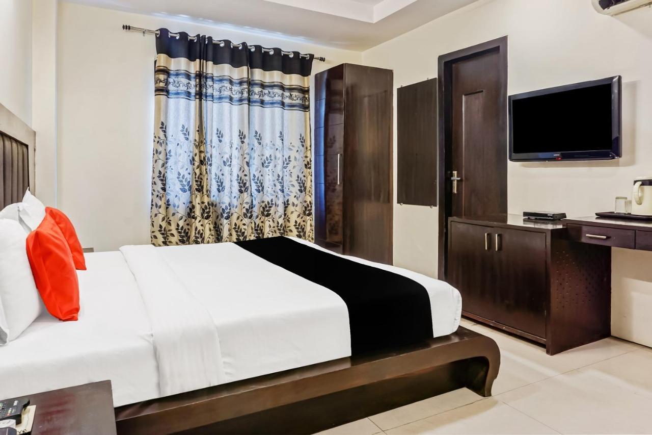 Capital O Hotel Jeyan Inn Near Gurudwara Shri Bangla Sahib Delhi  Exterior photo