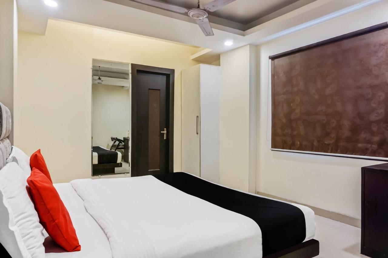 Capital O Hotel Jeyan Inn Near Gurudwara Shri Bangla Sahib Delhi  Exterior photo