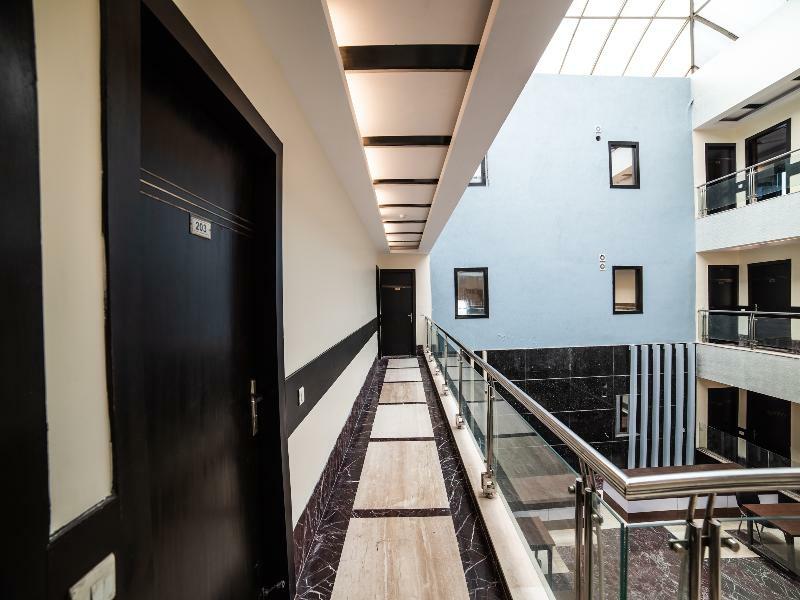 Capital O Hotel Jeyan Inn Near Gurudwara Shri Bangla Sahib Delhi  Exterior photo