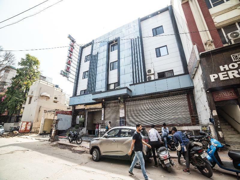 Capital O Hotel Jeyan Inn Near Gurudwara Shri Bangla Sahib Delhi  Exterior photo