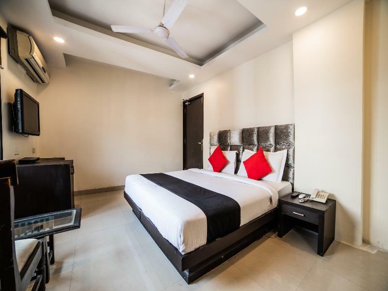 Capital O Hotel Jeyan Inn Near Gurudwara Shri Bangla Sahib Delhi  Exterior photo