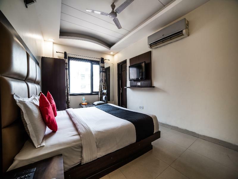 Capital O Hotel Jeyan Inn Near Gurudwara Shri Bangla Sahib Delhi  Exterior photo
