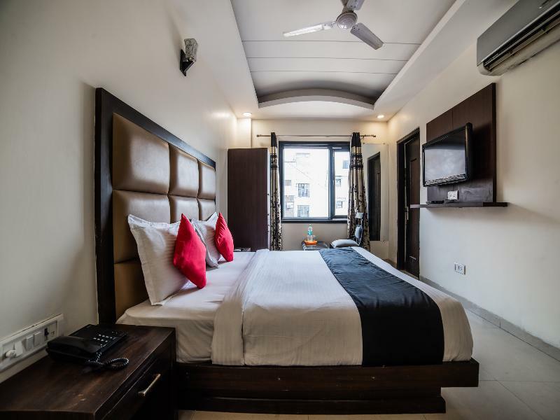 Capital O Hotel Jeyan Inn Near Gurudwara Shri Bangla Sahib Delhi  Exterior photo
